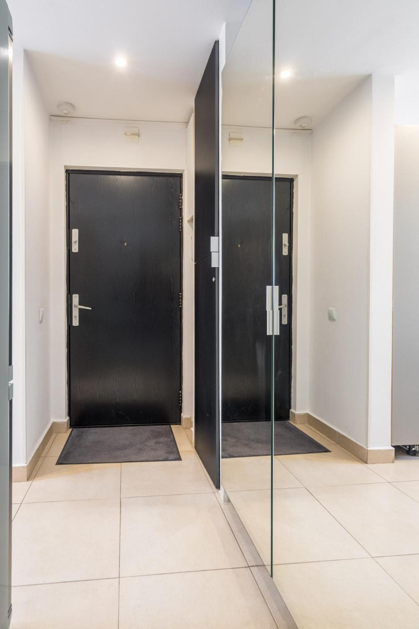 Apartament Shangri La Bucureşti